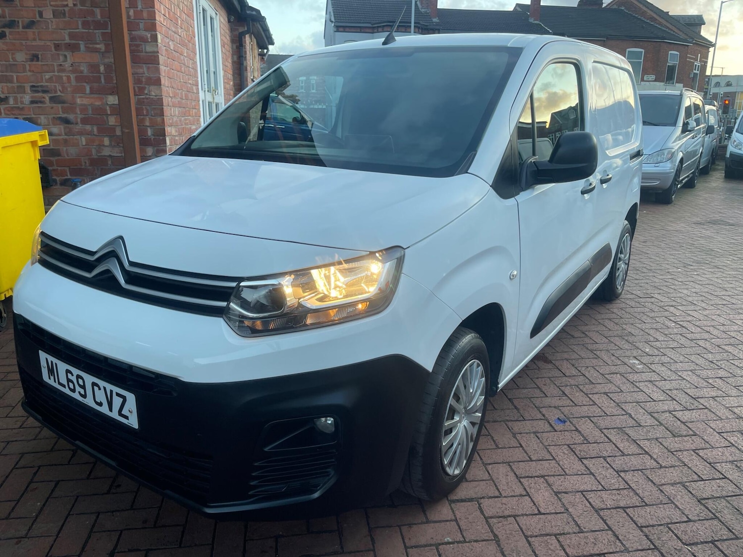 Used Citroen Berlingo 2019 for sale - 77131229: Photo 2