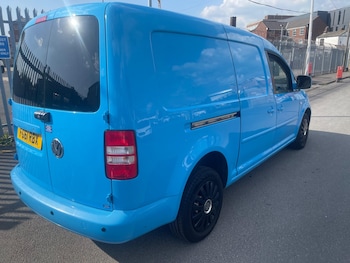 Used Volkswagen Caddy Maxi 2011 for sale - 78609567: Photo