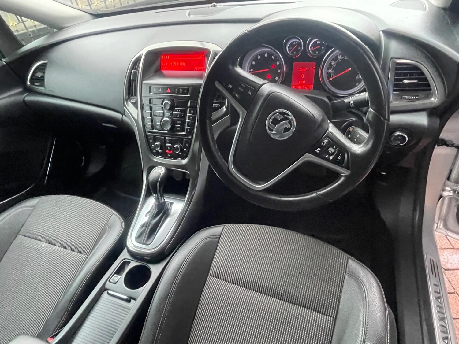 Used Vauxhall Astra 2011 for sale - 77426088: Photo 7