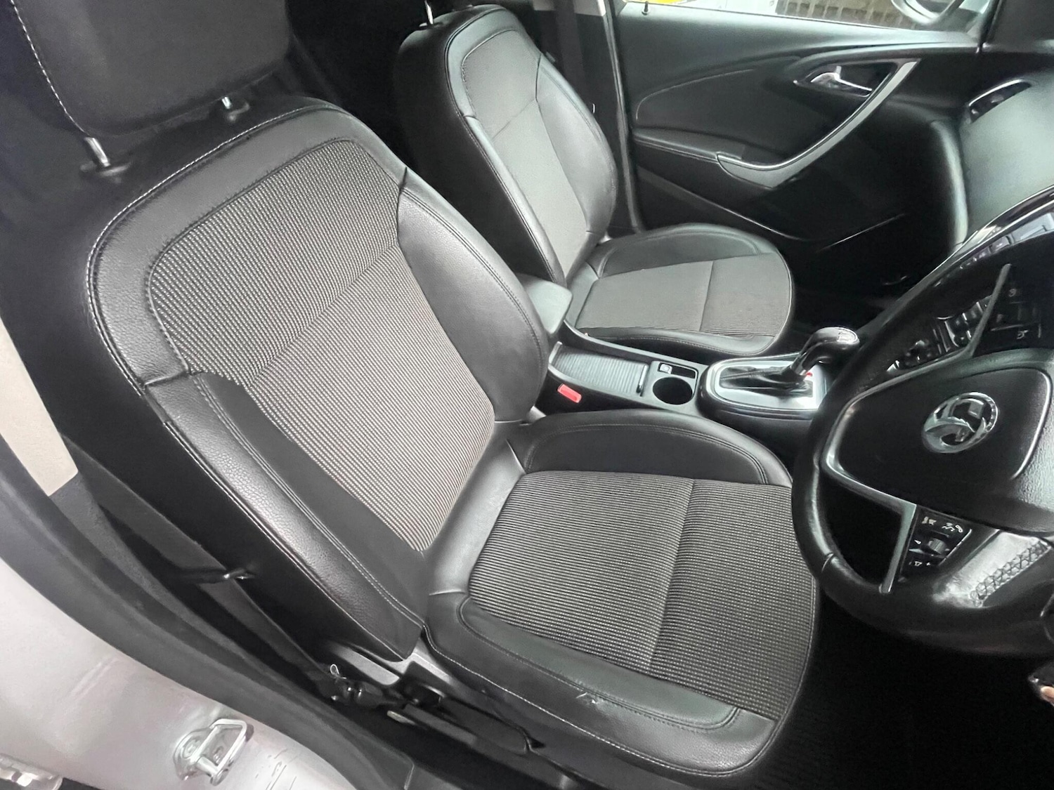 Used Vauxhall Astra 2011 for sale - 77426088: Photo 8