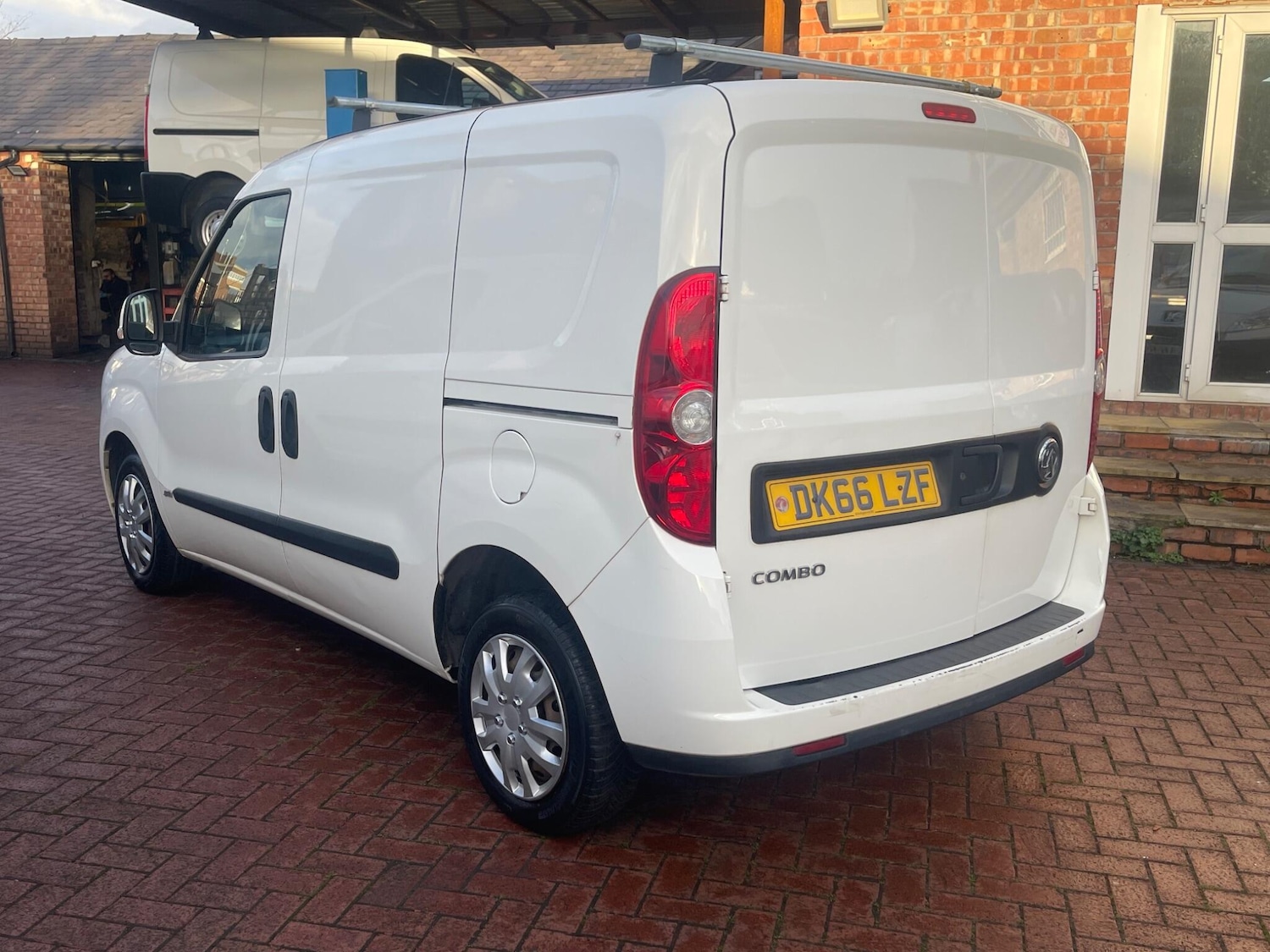 Used Vauxhall Combo 2016 for sale - 76424657: Photo 4