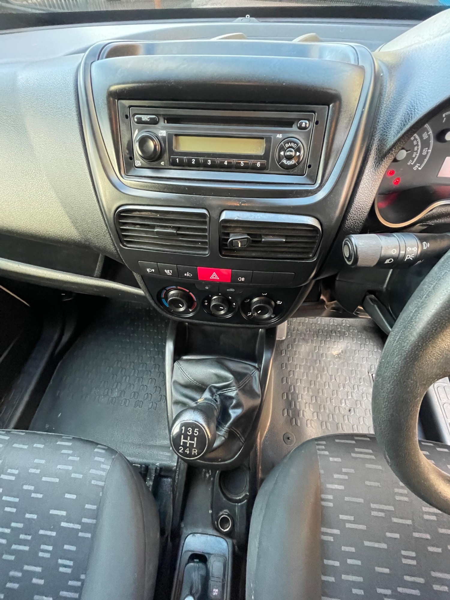 Used Vauxhall Combo 2016 for sale - 76424657: Photo 9