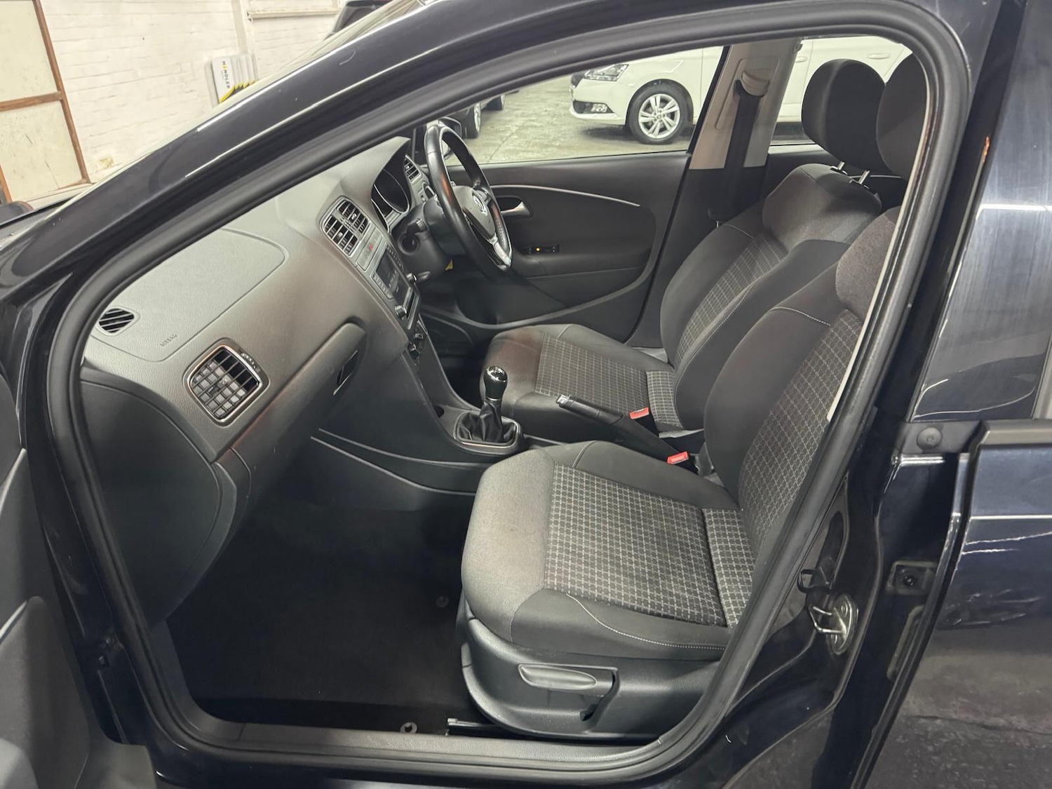 Used Volkswagen Polo 2014 for sale - 77253889: Photo 17