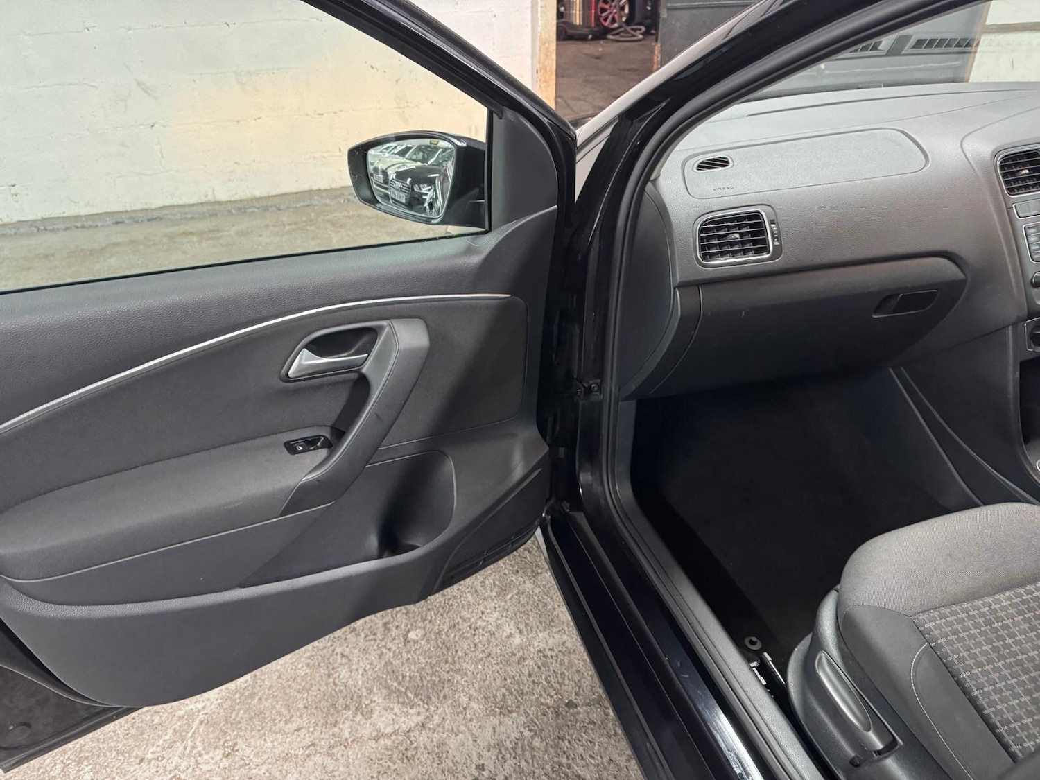 Used Volkswagen Polo 2014 for sale - 77253889: Photo 18