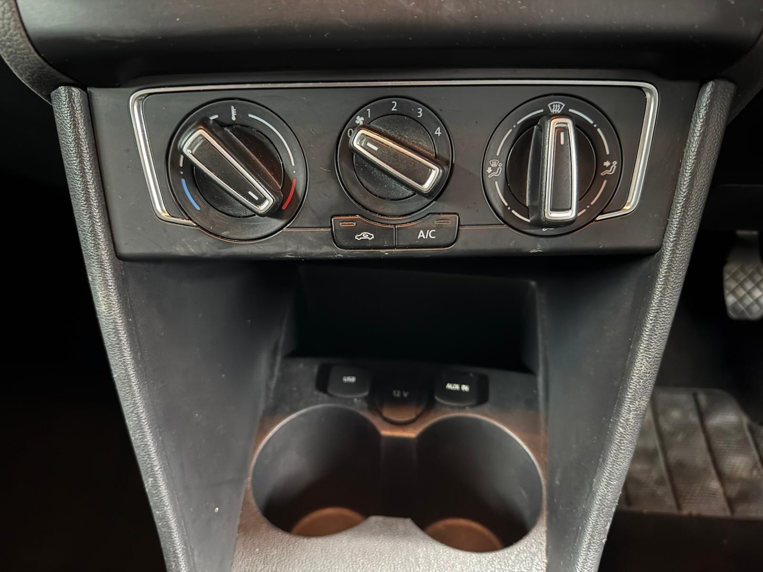 Used Volkswagen Polo 2014 for sale - 77253889: Photo 37