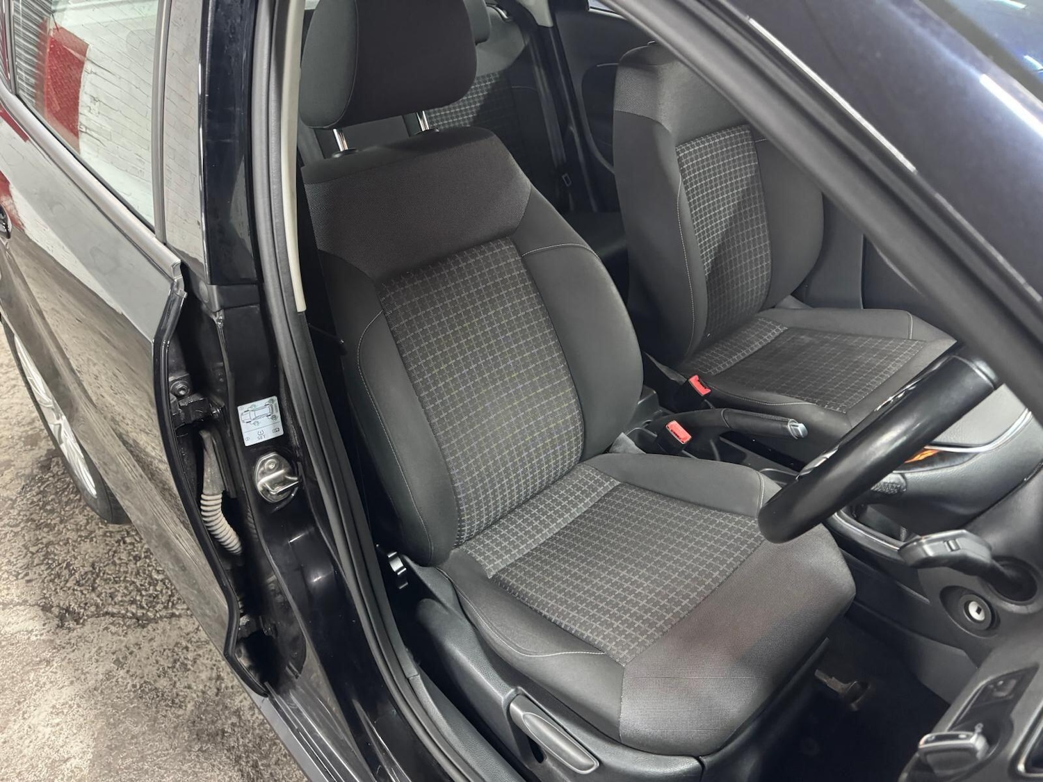 Used Volkswagen Polo 2014 for sale - 77253889: Photo 43