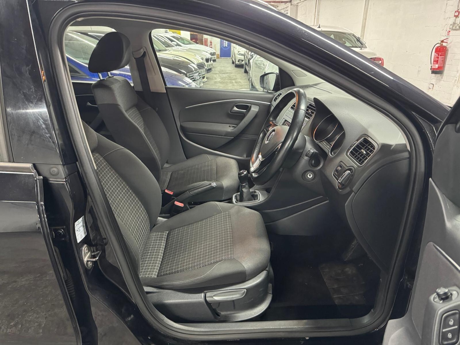 Used Volkswagen Polo 2014 for sale - 77253889: Photo 45