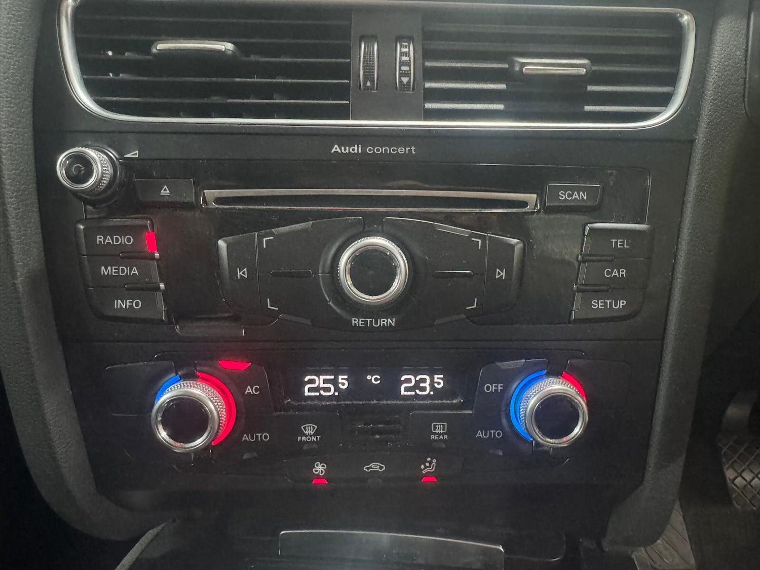 Used Audi A4 2014 for sale - 77853956: Photo 17