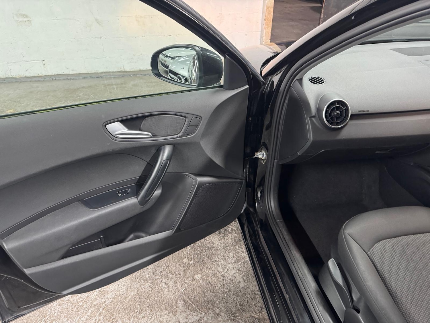 Used Audi A1 2015 for sale - 76742417: Photo 17