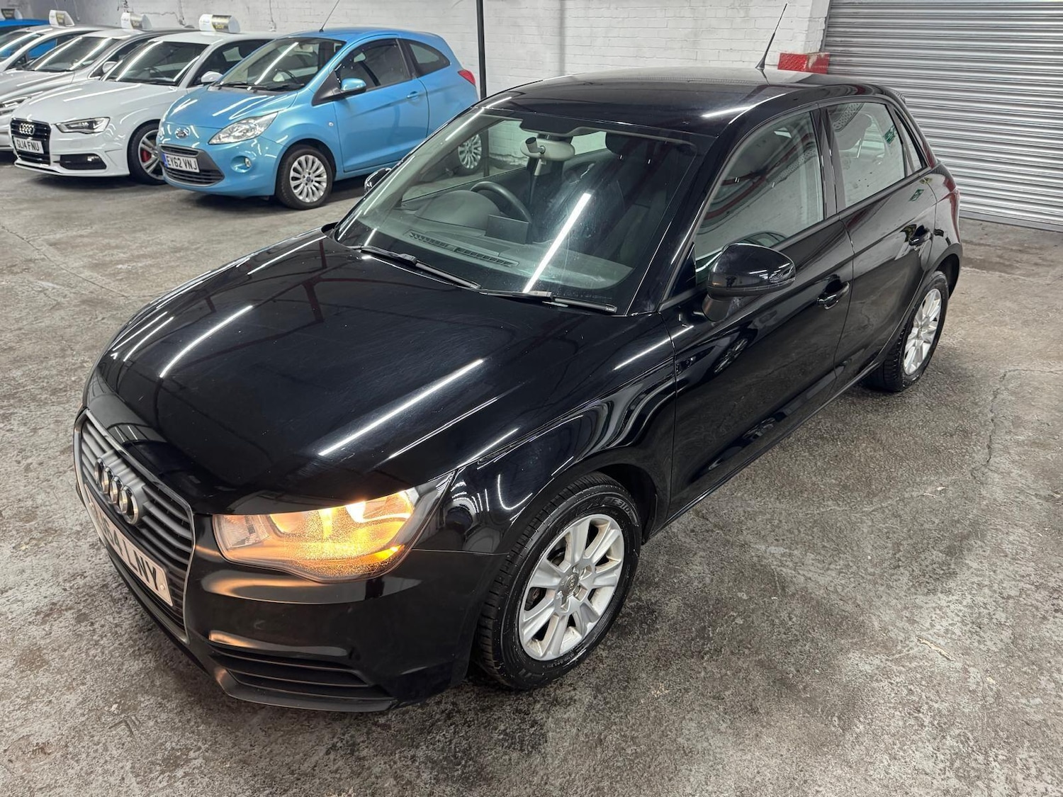 Used Audi A1 2015 for sale - 76742417: Photo 2