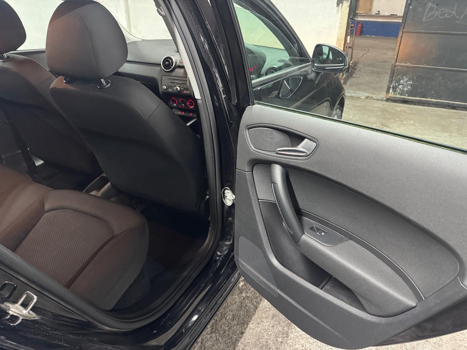 Used Audi A1 2015 for sale - 76742417: Photo 33