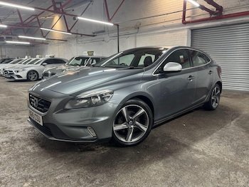 Used Volvo V40 2015 for sale - 78751717: Photo