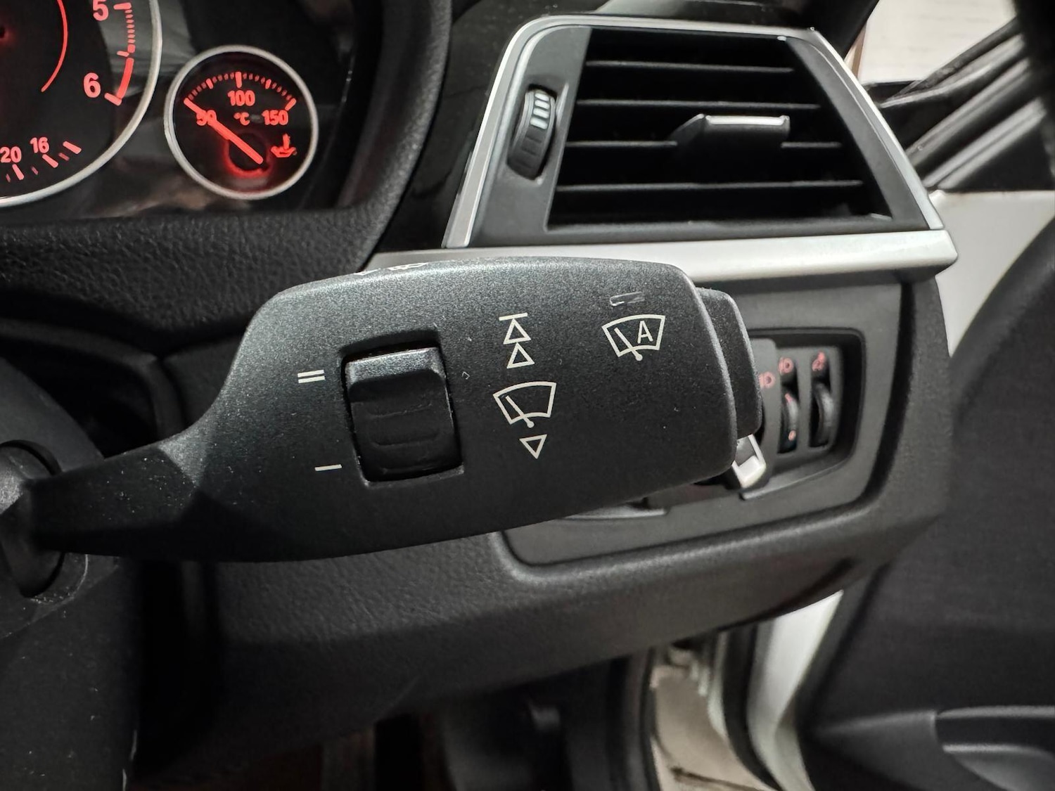 Used BMW 3 Series 2016 for sale - 76801139: Photo 36