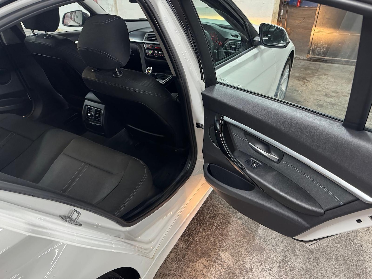 Used BMW 3 Series 2016 for sale - 76801139: Photo 40