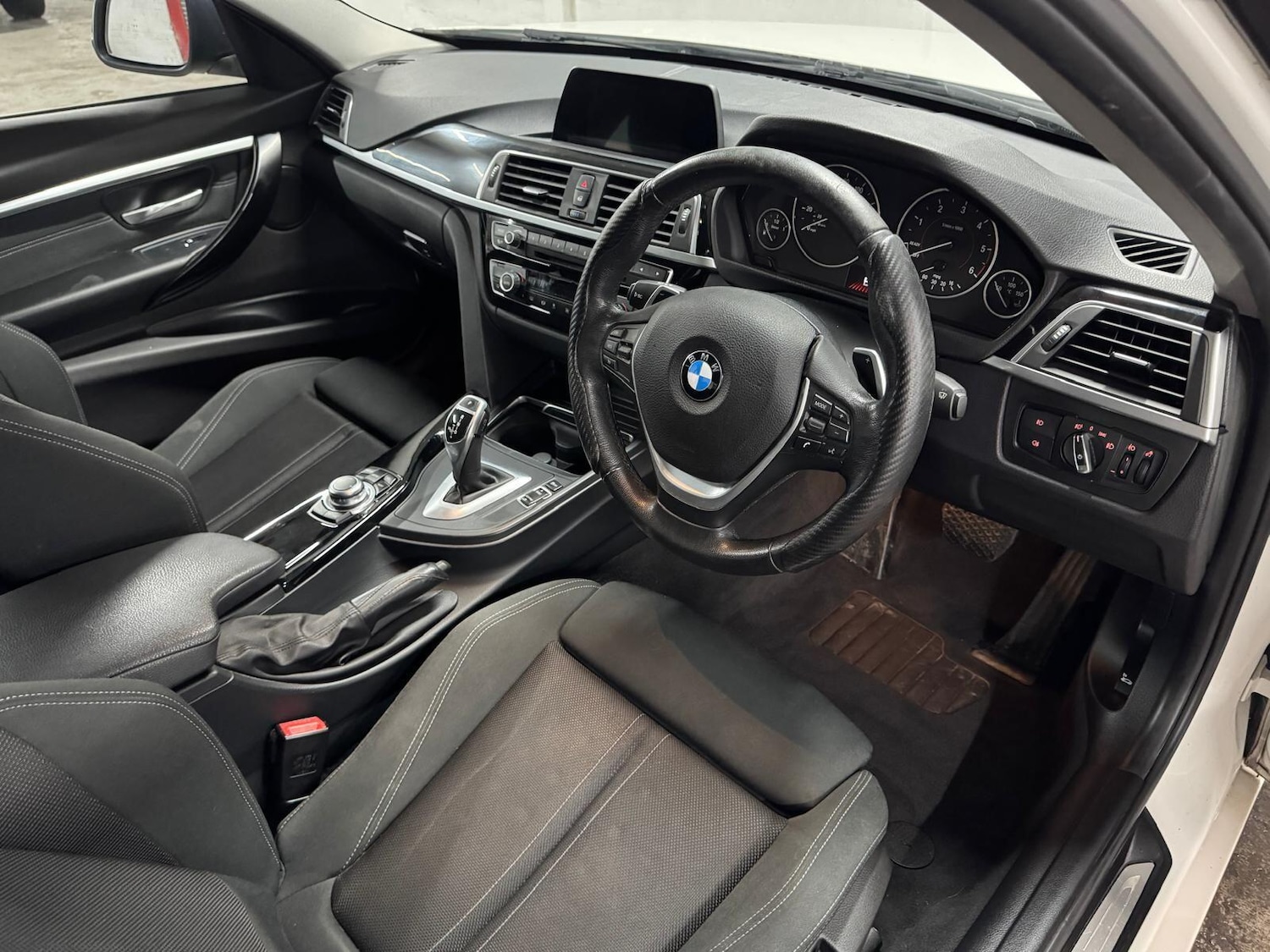 Used BMW 3 Series 2016 for sale - 76801139: Photo 5