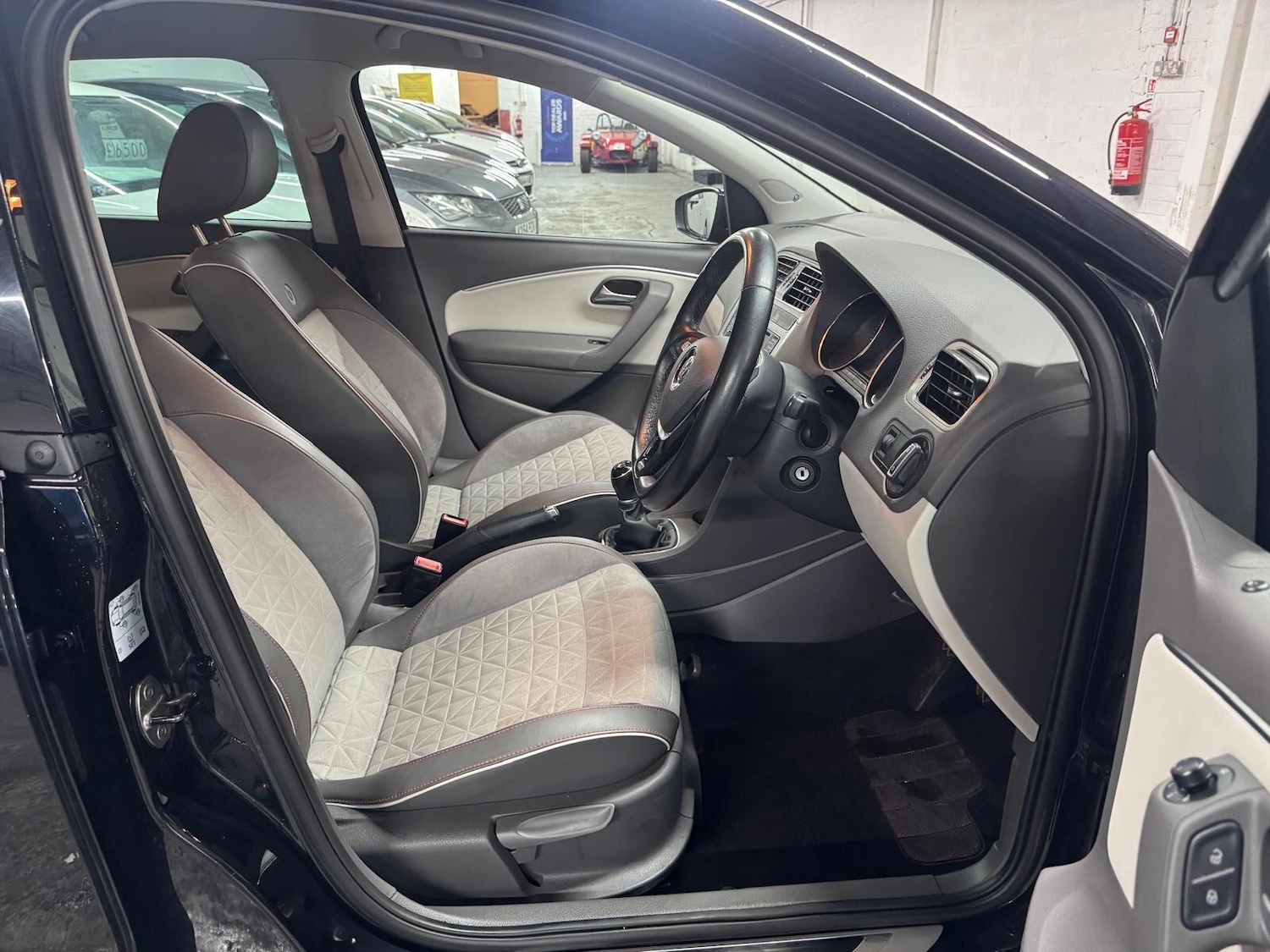 Used Volkswagen Polo 2017 for sale - 76021033: Photo 12