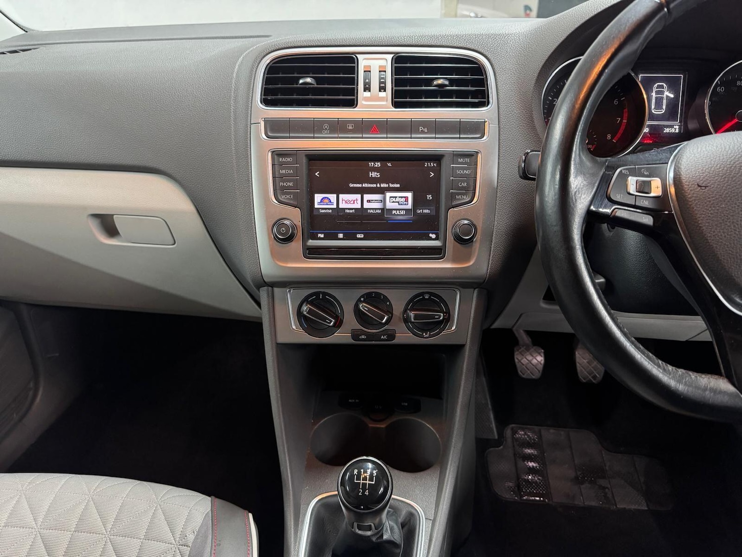 Used Volkswagen Polo 2017 for sale - 76021033: Photo 17