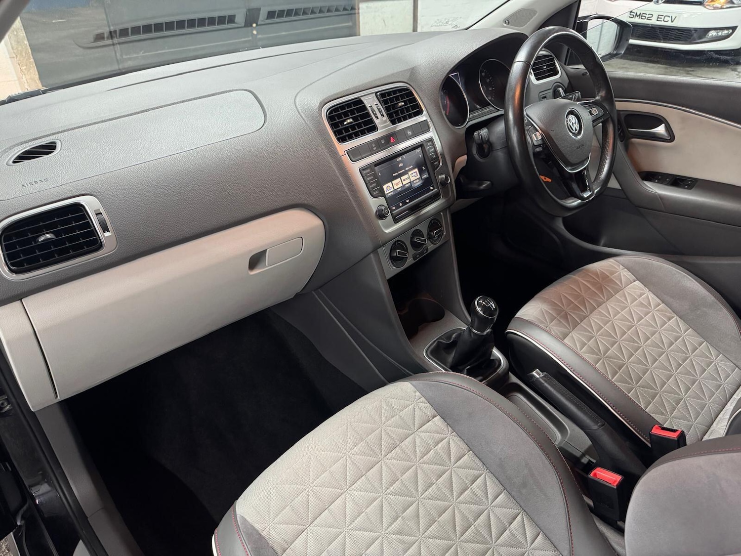 Used Volkswagen Polo 2017 for sale - 76021033: Photo 37