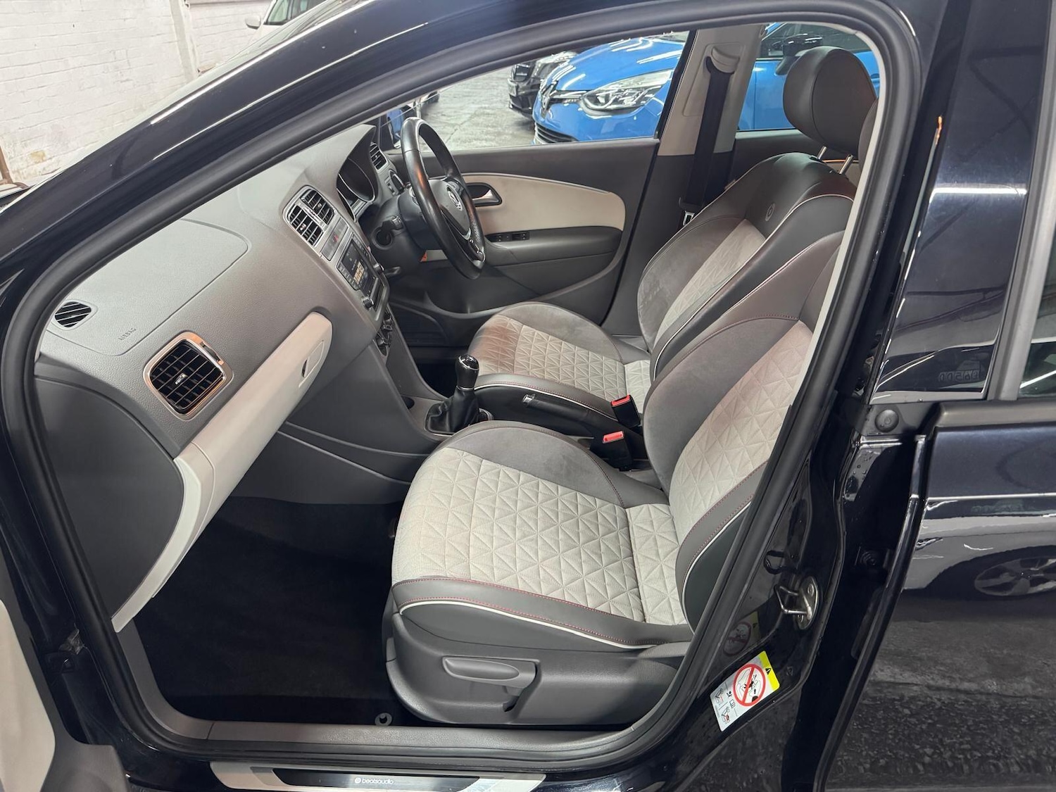 Used Volkswagen Polo 2017 for sale - 76021033: Photo 39