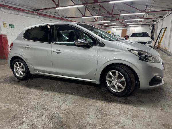 Used Peugeot 208 2015 for sale - 75378111: Photo 10