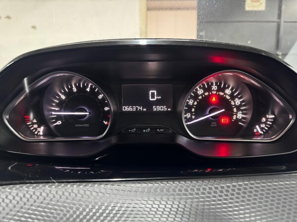 Used Peugeot 208 2015 for sale - 75378111: Photo 19