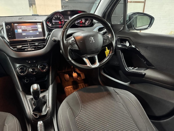 Used Peugeot 208 2015 for sale - 75378111: Photo 20