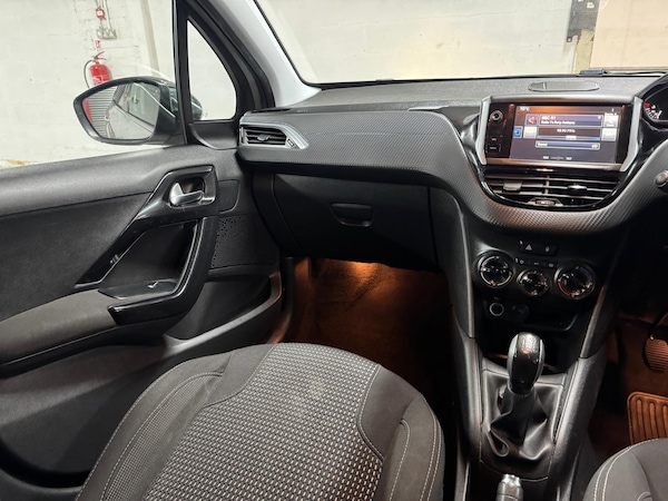Used Peugeot 208 2015 for sale - 75378111: Photo 21