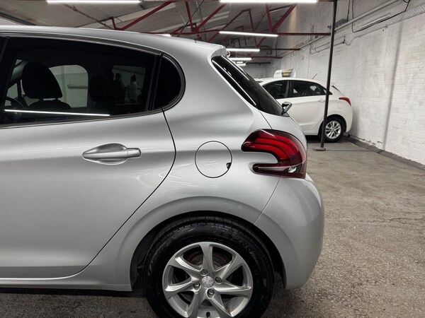 Used Peugeot 208 2015 for sale - 75378111: Photo 36