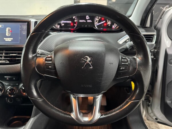 Used Peugeot 208 2015 for sale - 75378111: Photo 3