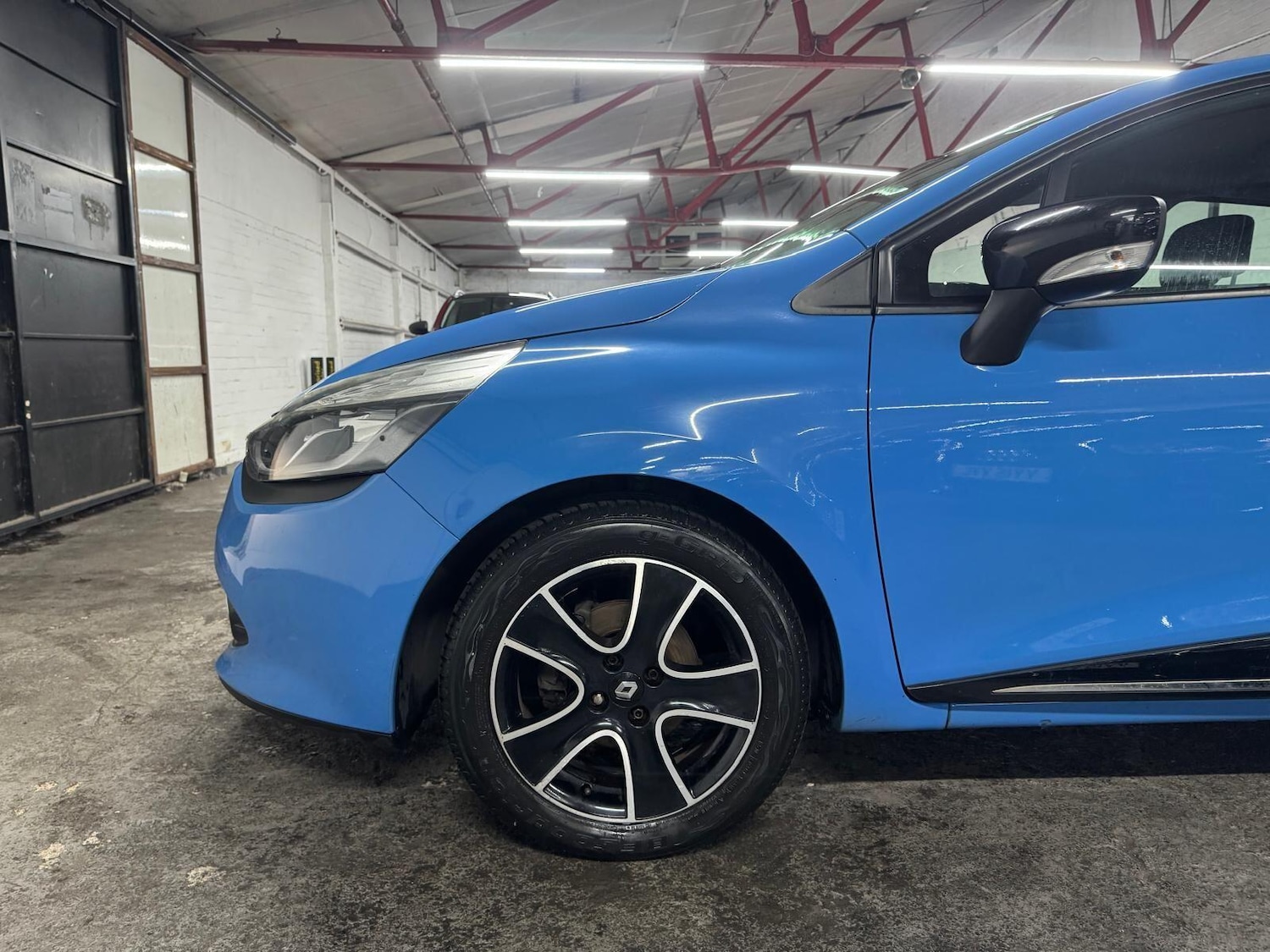 Used Renault Clio for sale - 77015813: Photo 40