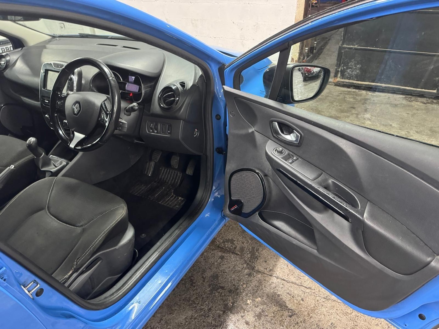 Used Renault Clio for sale - 77015813: Photo 52