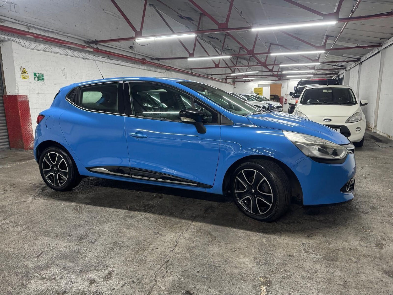 Used Renault Clio for sale - 77015813: Photo 53