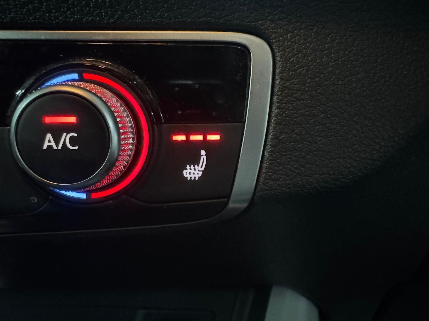 Used Audi Q2 2016 for sale - 76925891: Photo 3