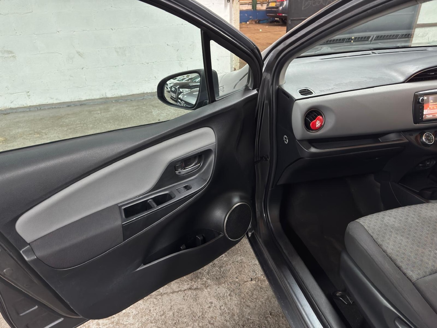 Used Toyota Yaris for sale - 78115165: Photo 37