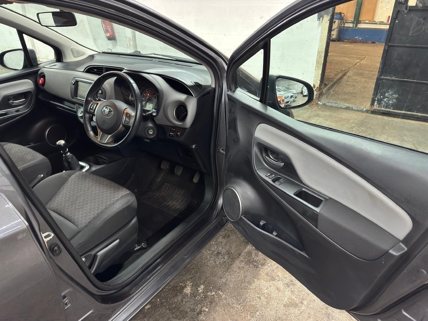 Used Toyota Yaris for sale - 78115165: Photo 9