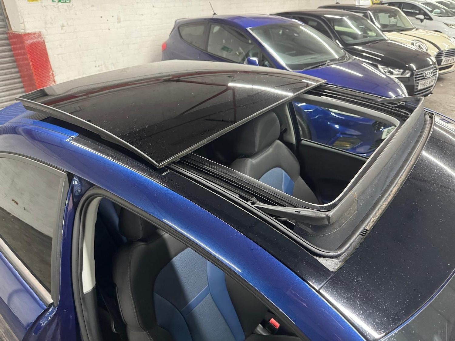 Used Audi A1 for sale - 77321079: Photo 2