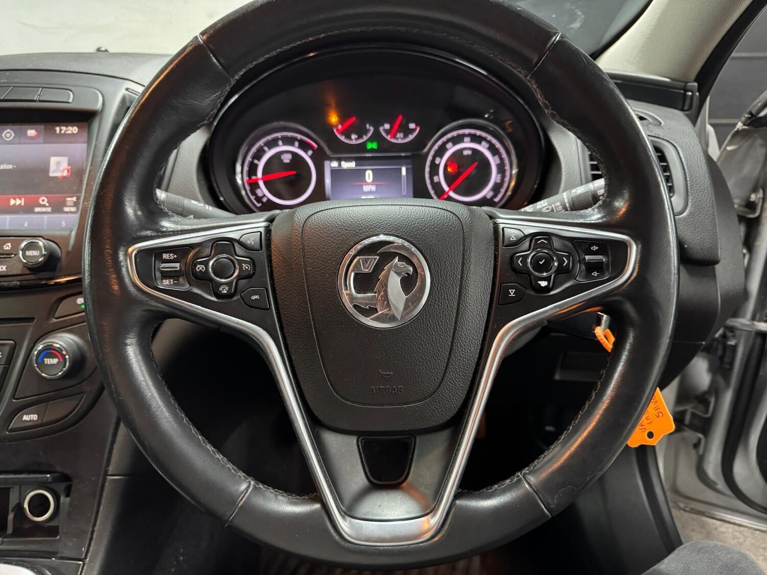 Used Vauxhall Insignia 2016 for sale - 76824080: Photo 2