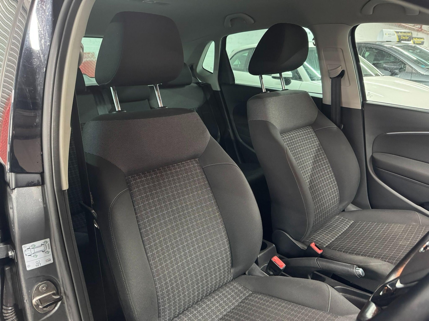 Used Volkswagen Polo 2017 for sale - 76084183: Photo 13