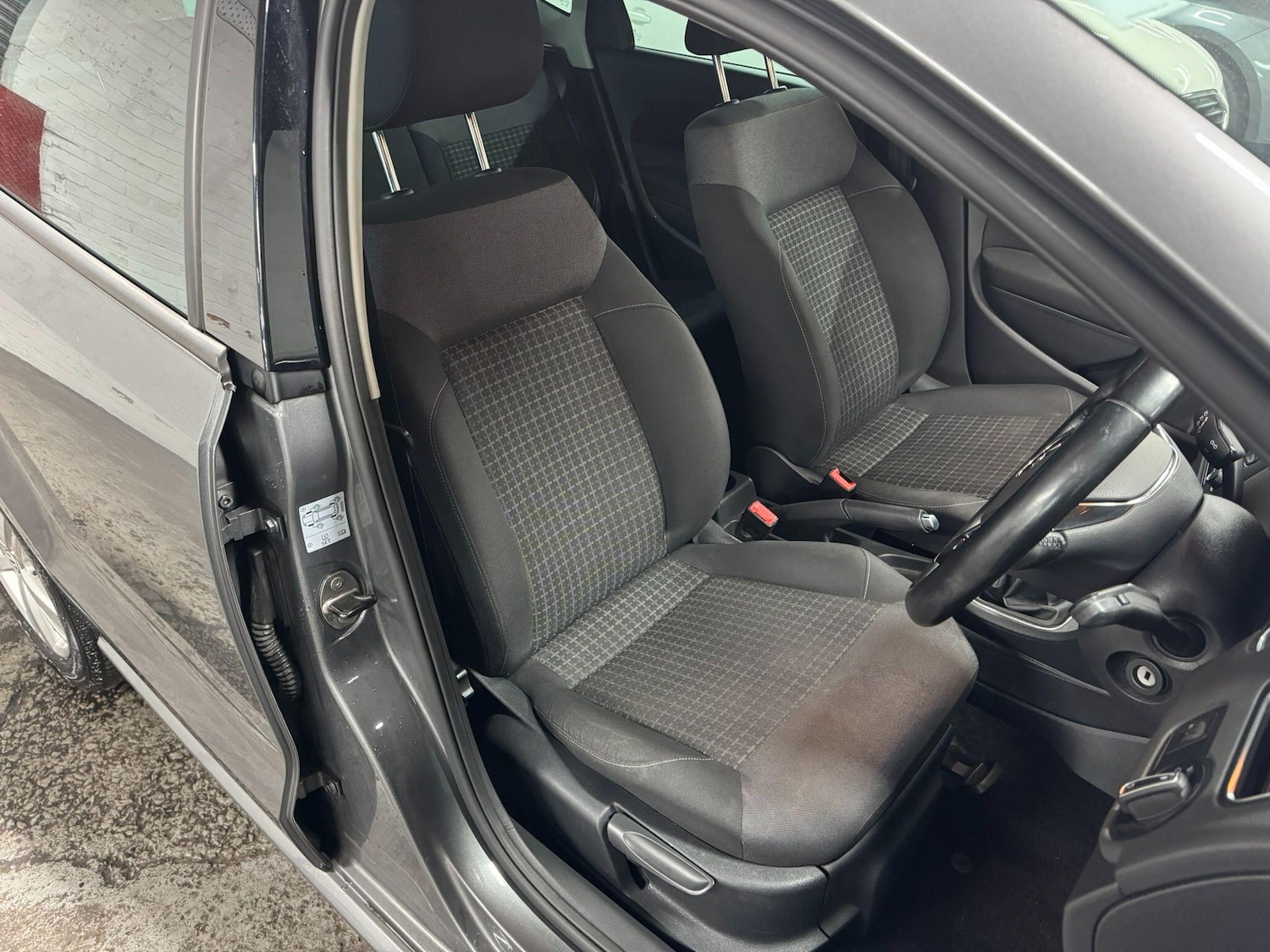 Used Volkswagen Polo 2017 for sale - 76084183: Photo 14