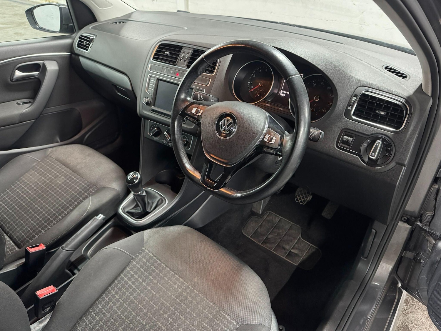 Used Volkswagen Polo 2017 for sale - 76084183: Photo 15