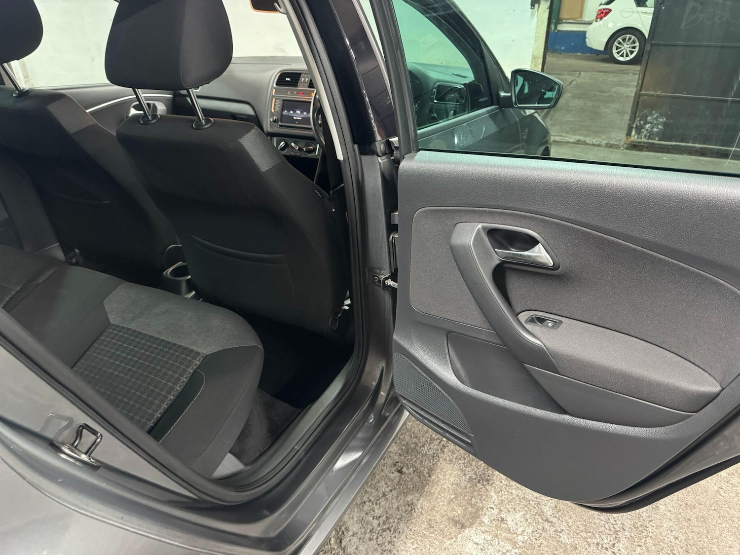 Used Volkswagen Polo 2017 for sale - 76084183: Photo 22