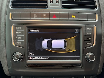 Used Volkswagen Polo 2017 for sale - 76084183: Photo 2
