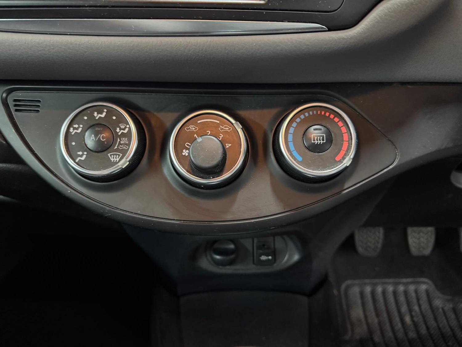 Used Toyota Yaris 2014 for sale - 76849755: Photo 21