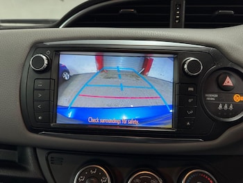 Used Toyota Yaris 2014 for sale - 76849755: Photo