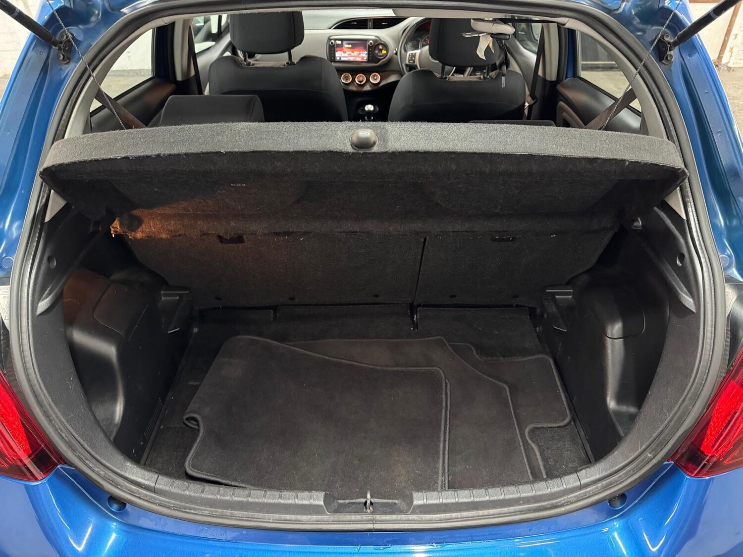 Used Toyota Yaris 2014 for sale - 76849755: Photo 31