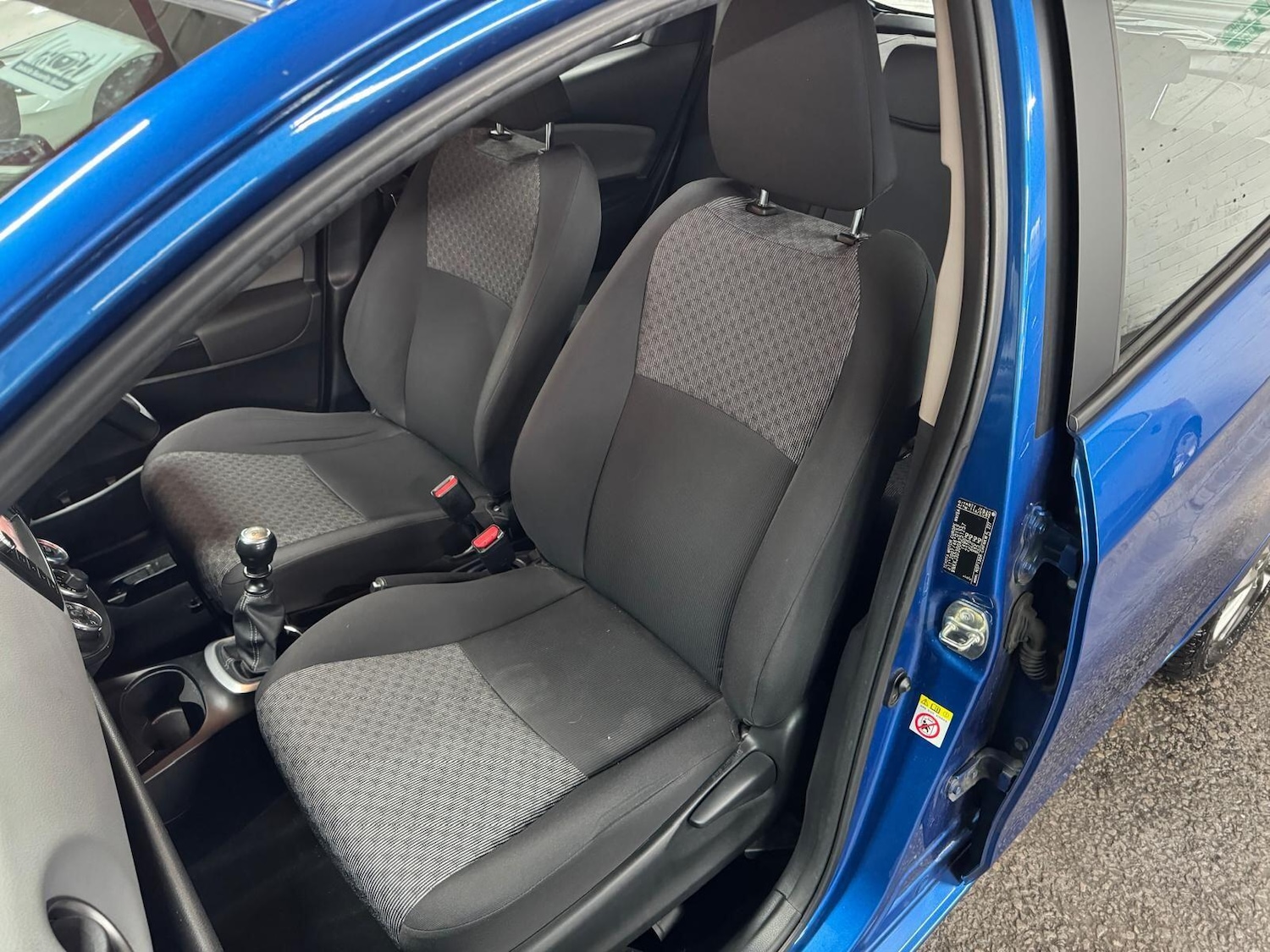 Used Toyota Yaris 2014 for sale - 76849755: Photo 40