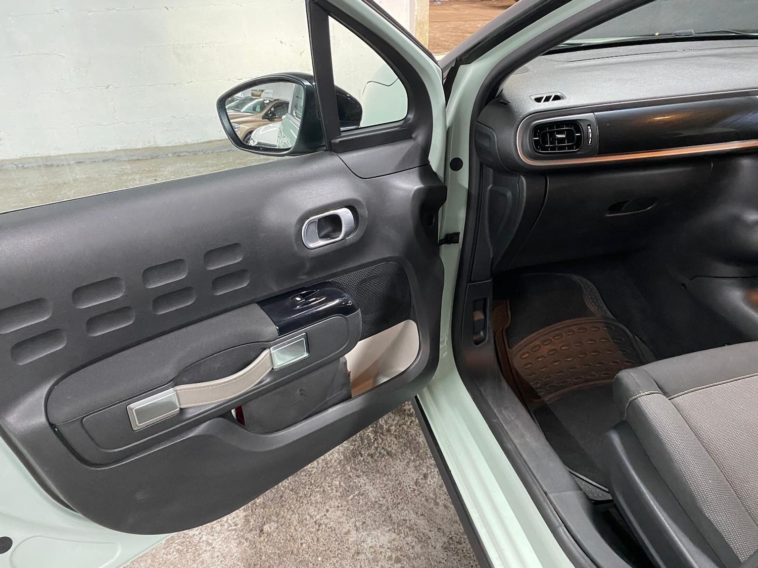 Used Citroen C3 2017 for sale - 76135947: Photo 41