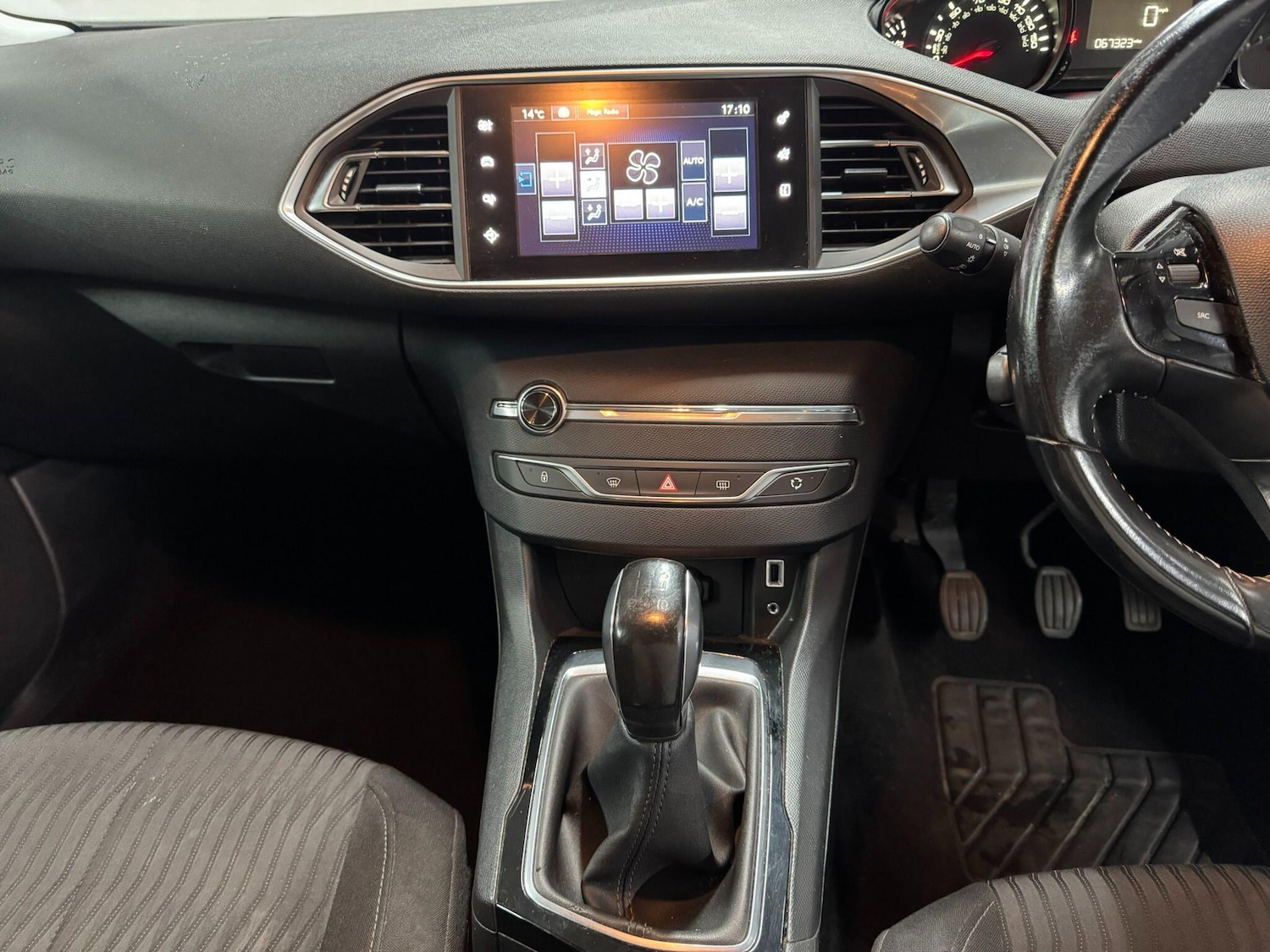 Used Peugeot 308 SW 2017 for sale - 76084618: Photo 18