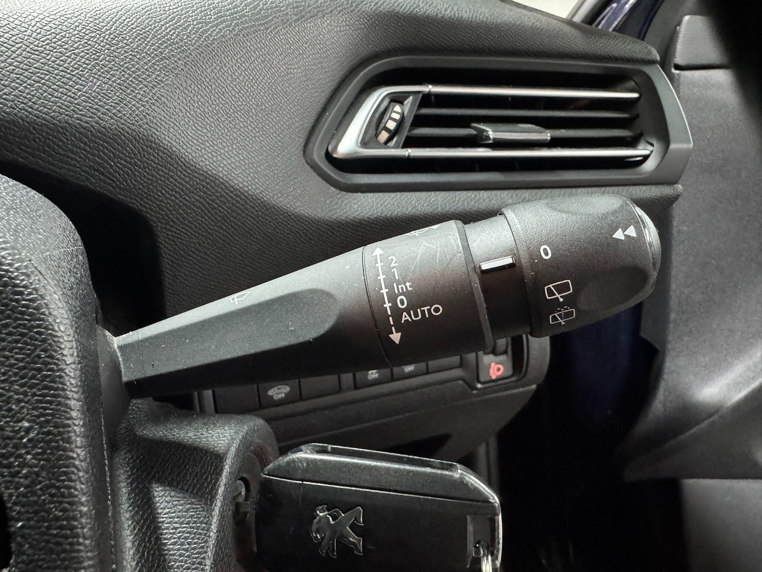 Used Peugeot 308 SW 2017 for sale - 76084618: Photo 24