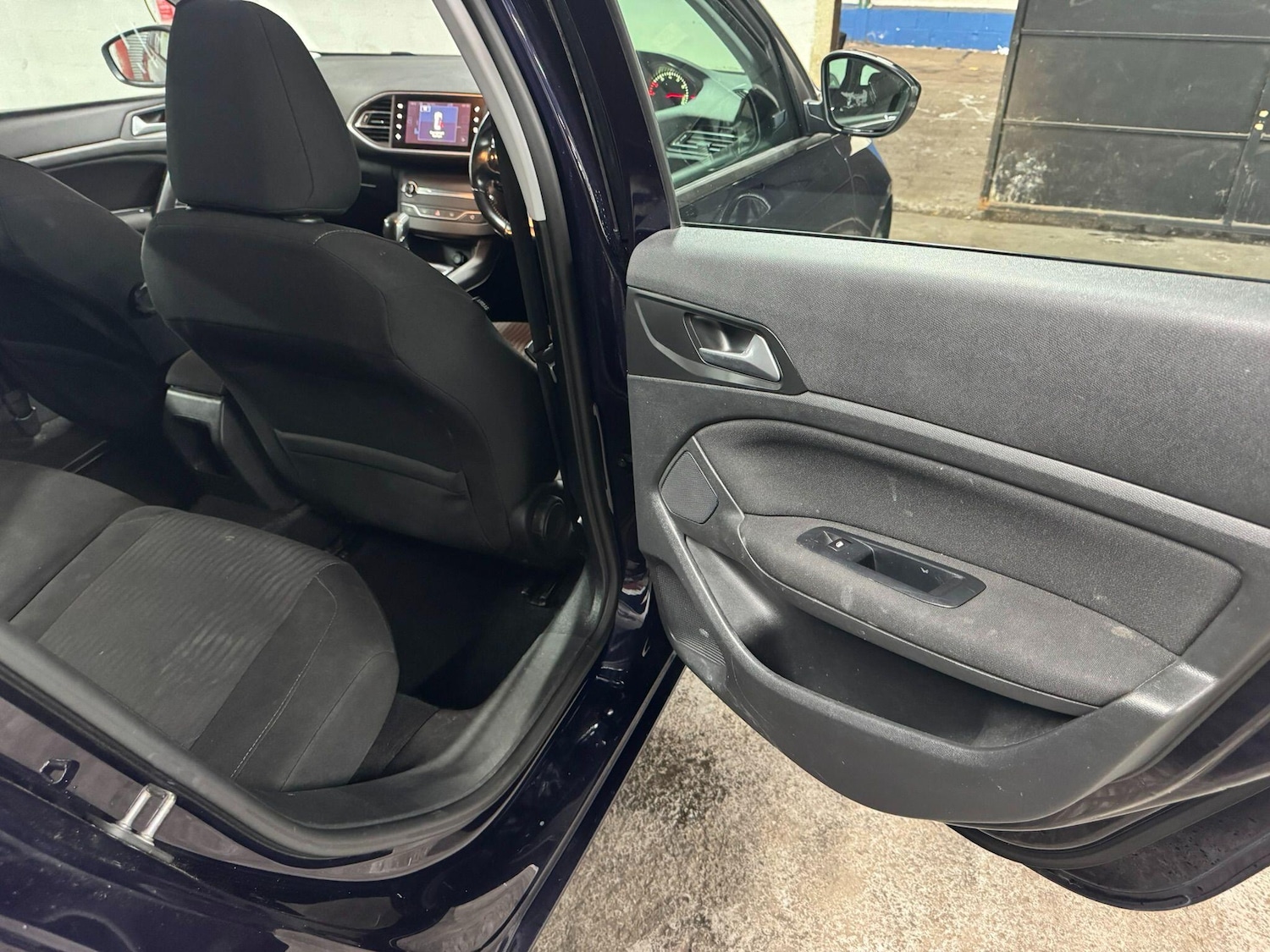 Used Peugeot 308 SW 2017 for sale - 76084618: Photo 25